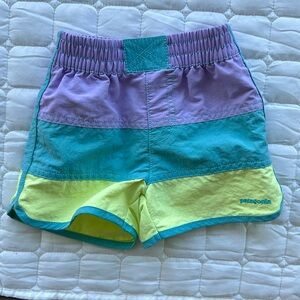 Patagonia shorts, 3T